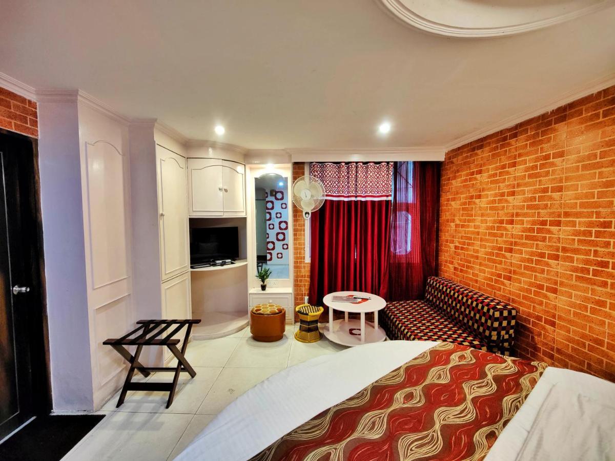 Auckland Hotel And Restaurant Near Mall Road ชิมลา ภายนอก รูปภาพ