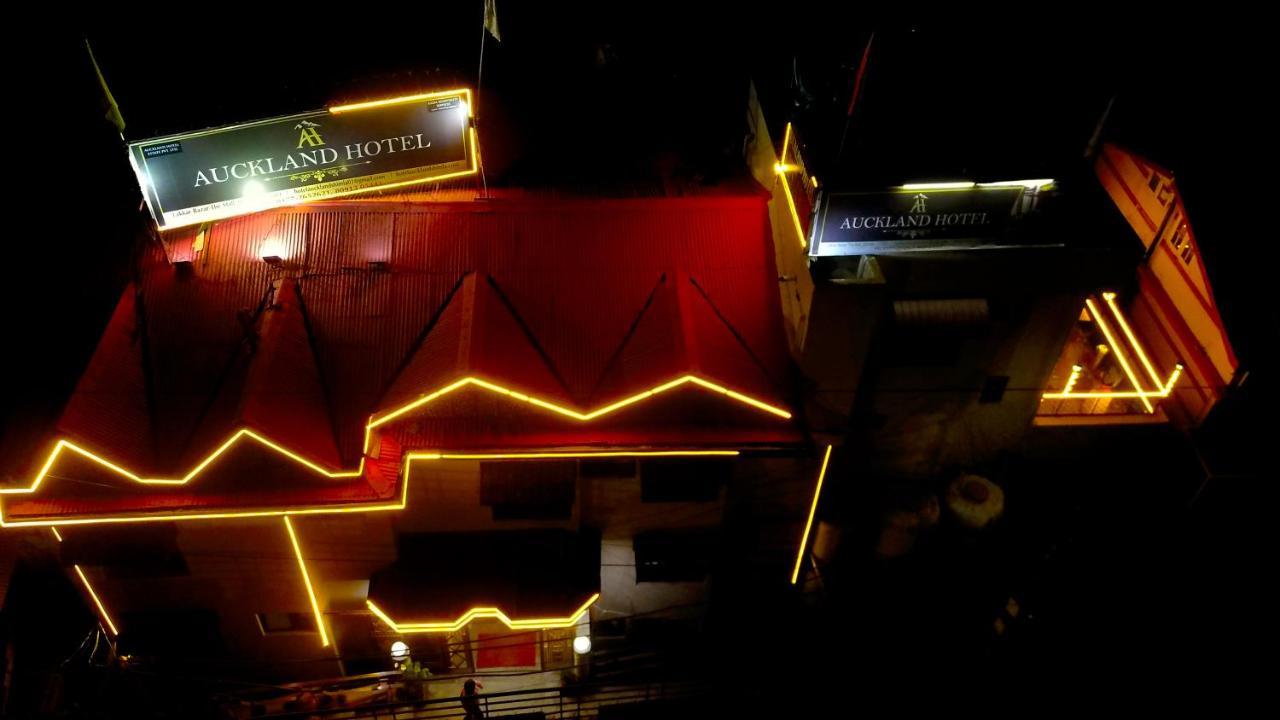 Auckland Hotel And Restaurant Near Mall Road ชิมลา ภายนอก รูปภาพ