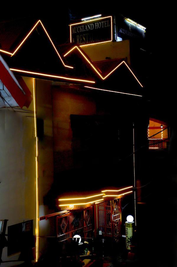 Auckland Hotel And Restaurant Near Mall Road ชิมลา ภายนอก รูปภาพ