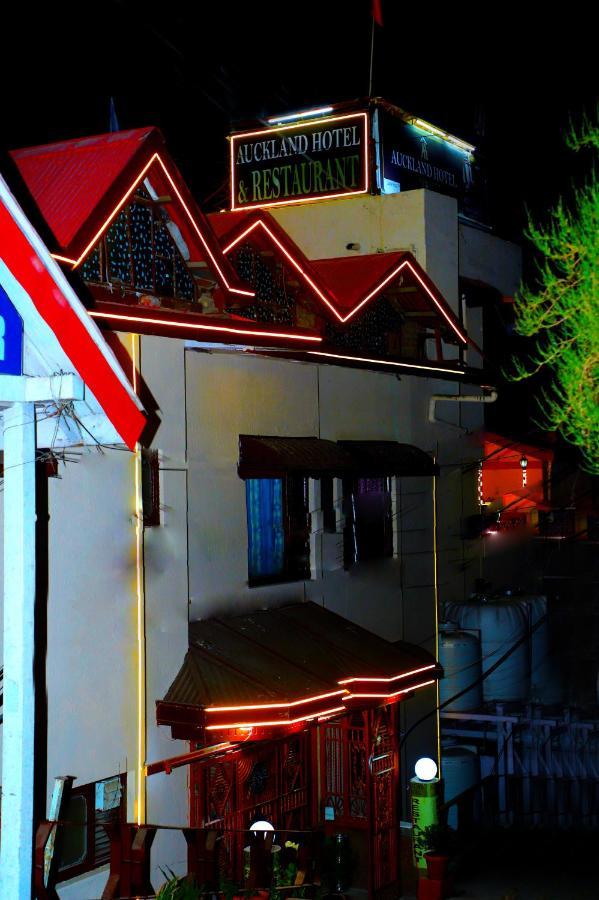 Auckland Hotel And Restaurant Near Mall Road ชิมลา ภายนอก รูปภาพ